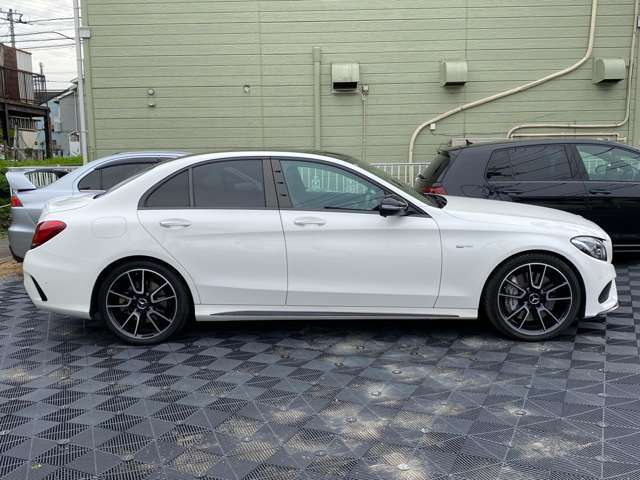 W205のスタイリングは古さを感じさせません。