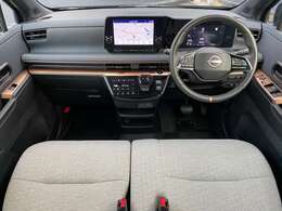 サクラの運転席周りの画像です。