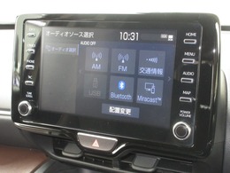 ナビゲーションはトヨタ純正メモリーナビを装着しております。AM、FM、Bluetoothがご使用いただけます。初めて訪れた場所でも安心ですね！