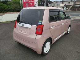 広々とした車内空間に優れた燃費性能。更にデザインも上質で人気のお車です！