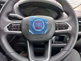 直感的な操作が可能なオーディオコントロールと、クルーズコントロールを搭載しています。