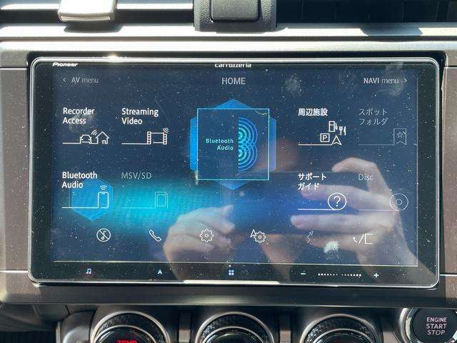 カロッツェリア製9インチナビ装着！TV視聴はもちろん！お持ちのスマートフォンと連携して、ナビやbluetoothでの音楽再生が可能です♪デザインはもちろんシンプルなので操作性も良好！！