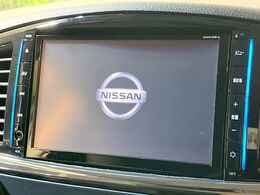 【純正ナビ】人気の純正ナビを装備。オーディオ機能も充実しており、Bluetooth接続すればお持ちのスマホやMP3プレイヤーの音楽を再生可能！毎日の運転がさらに楽しくなります！！