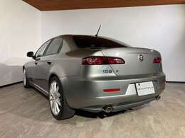 業務内容として、新車・中古車販売・車検・点検・一般修理・ナビ・ETC取付・鈑金塗装・事故対応・買取・廃車手続きもOKです。