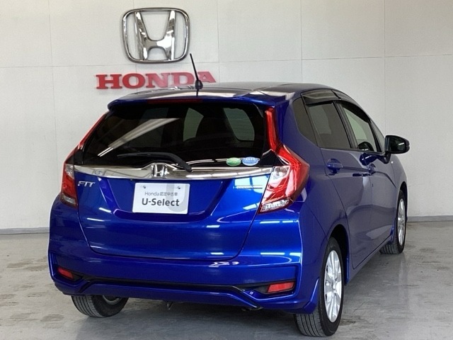 【Honda認定中古車 U-Select】　は3つの安心をお約束します。　1　Hondaのプロが整備した安心。 2　第三者機関がチェックした安心。　3　購入後もHondaが保証する安心。
