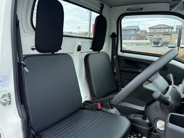 お車により傷がある場合もございます。ご来店いただき現車確認をお勧めいたします。