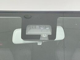 【スズキ　セーフティサポート】走行中に前方の車両等を認識し、衝突しそうな時は警報とブレーキで衝突回避と被害軽減をアシスト。より安全にドライブをお楽しみいただけます。