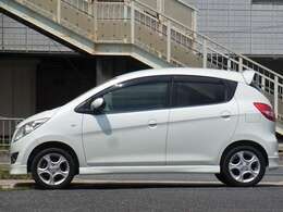 車検を受けてのお渡しです。車検代、重量税、自賠責保険料等含めたものがお支払総額です（他府県登録費、陸送費等は除く）。　車両本体価格に車検費用を含んでいないため掲載規約上「検無」という表記になります。