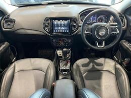 メーカーのトレーニングを受講した、専任メカニックが責任を持ってメンテナンスを実施。車検や点検はもちろん、愛車についてきになること、不安なこと、部品購入など、どんな事でもお気軽にご相談下さいませ。