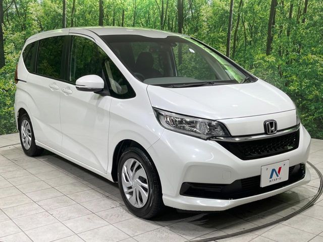 高透明度のガラス皮膜で撥水はもちろん、上質なツヤ・光沢を実現。紫外線や酸性雨から大切な愛車を保護し、色あせ・劣化を防止。「弾スプラッシュコート」、「弾プリミッサコート」からお選びいただけます。