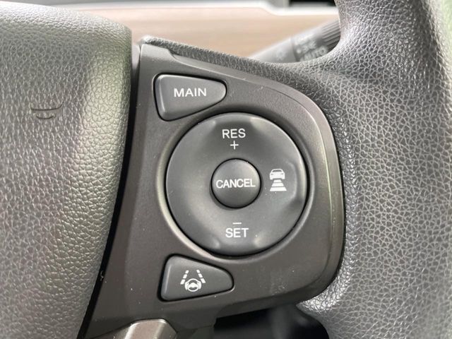 【アダプティブクルーズコントロール】高速道路での長距離走行が楽に！！自動で速度を保つクルーズコントロールが、衝突軽減システムと連携し、前方の車両を感知して車間を保つように速度調節してくれます！！