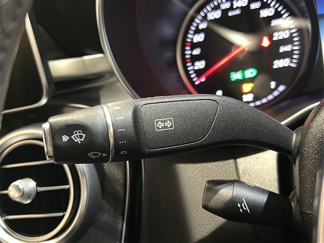 【ステアリング】専門の知識を持ったコーディネーターが、お客様にぴったりのお車をご提案をさせていただきます。ご気軽にお立ち寄りくださいませ。