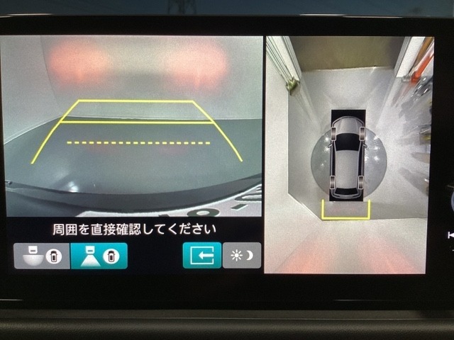 マルチビューカメラシステム搭載車です。お車の周囲を全方位でカバーします。後方・前方・両脇と、コンディションが悪い視界でもカラーモニターに映し出した映像がドライバーをサポートします。