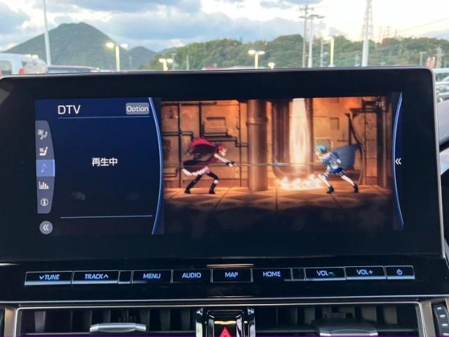 WECARSの展示場では実際に見て、触ってお車をお選びいただけます！知識の豊富な営業スタッフが様々なカーライフをご提案いたします！