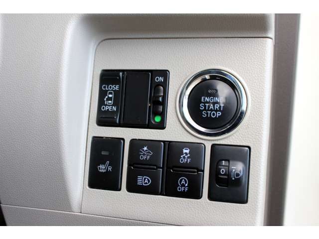 衝突軽減機能スマートアシスト、パワースライドドア、オートハイビーム、シートヒーター、アイドリングストップ、プッシュスタート、横滑り防止機能