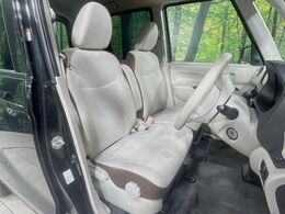 運転席シート廻りは使用感も少なく、良好な状態となっています。丁寧に使われていたことがよくわかりますね。