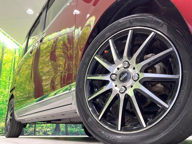 【15インチアルミホイール】外観にマッチしたアルミホイールを装着しております。各種アルミホイールや、スタッドレスタイヤも取扱いしております。是非ご相談ください♪