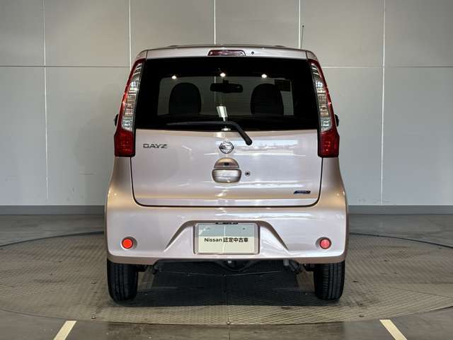 大切なおクルマをキレイに保ちたいお客様にはコーティング（有料）をオススメしています☆