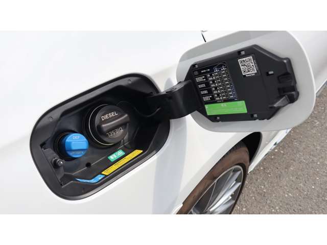 納車前整備は、メルセデスベンツ国際認定メカニックによる最新の検査ライン等の施設が充実した当社工場で入念に行います。