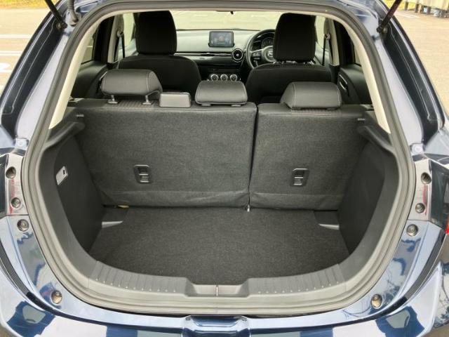 WECARS（ウィーカーズ）は全国250店舗展開！お客様が安心してカーライフをお楽しみいただけるよう社員一同心を込めてサポートいたします。