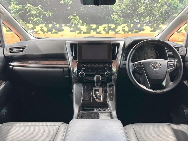 グループ総在庫数約30，000台！！全国の系列店からメーカー・車種問わずご紹介出来るので、あなたにピッタリのお車が見つかるはずです♪まずはお問い合わせ下さい☆