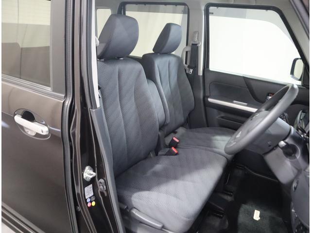 シート位置が高く広くて使いやすい室内空間です。ガラスが大きいので開放感があり、視界が良いので運転しやすいです♪