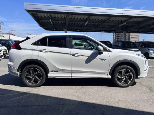 【KMGホールディングスとは】西日本で約80店舗を運営しています☆70年以上自動車を販売してきたノウハウでお客さまの車選びを大切にサポートさせていただきます☆是非質の高い接客を体験してみてくださいね☆