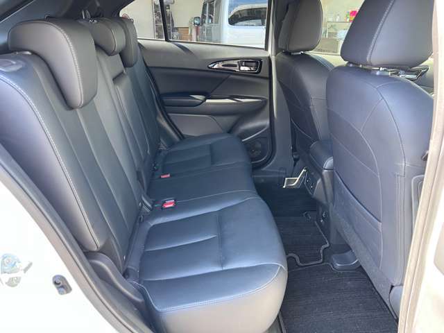 【ディーラーの車は高い？】実はそんなことないんです！ディーラーはオークションなどを使わず、自社で車を仕入れているので安いんです☆さらに諸費用も明確で安いので、総額で比較してみてくださいね♪