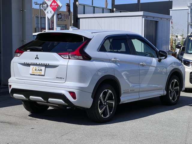 【横滑り防止装置】車輪の回転が止まったまま路面を滑ることを防ぎます！ドライバーが意図した方向に車を保ってくれるので安心ですね！