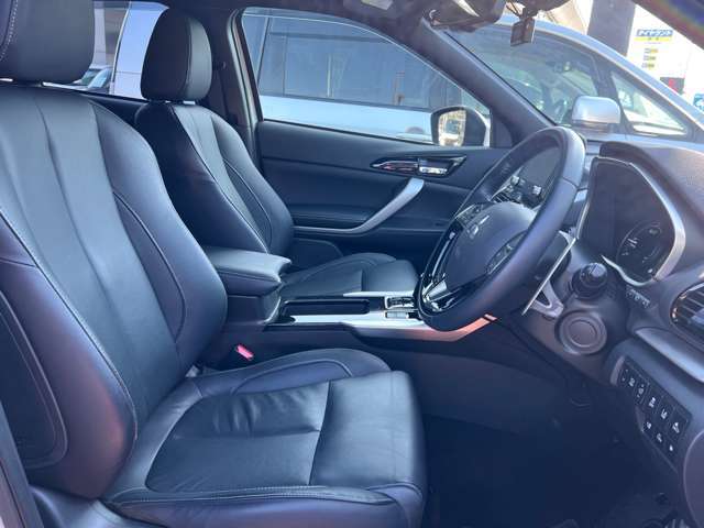 【充実した保証と質の高い整備】中古車は納車前の質の高い整備とメンテナンスが非常に重要です。幅広い保証はもちろん「新車感覚でお乗りいただける」よう、研修をうけた質の高い整備を納車前に実施しています☆