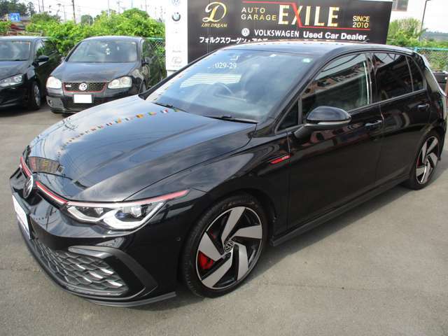 初代ゴルフから欠かさずに設定されてきたGTI。2019年末までに累計230万台以上が販売されてます。また、歴代は様々な有名メーカーとのコラボのグレードや、パフォーマンスモデルもありましたが、VIIIは純血GTIのみです