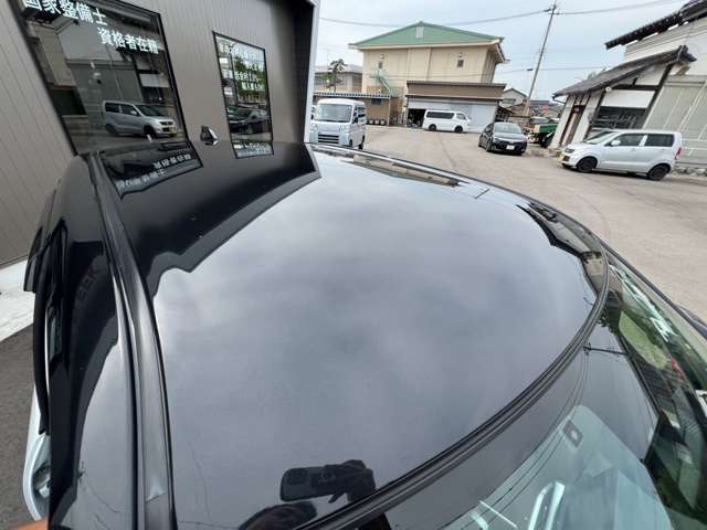 ボディルーフ部分にも大きな傷や凹みはございません。