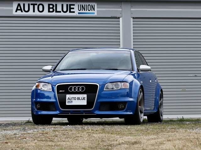 2007年モデルですが初度登録は　2006年10月です。点検整備と車検取得後のご納車です。