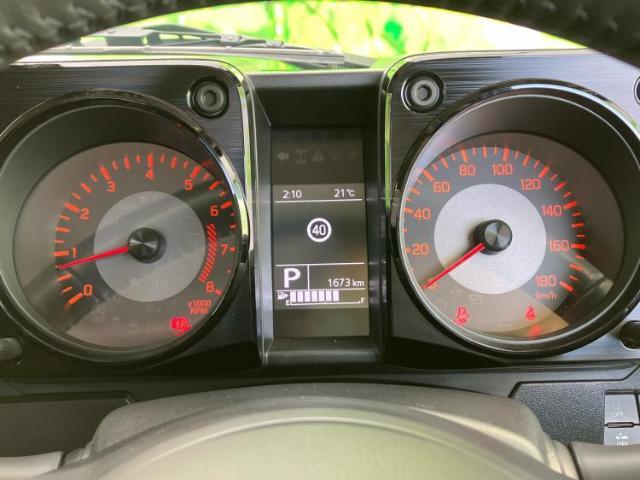 WECARSの展示場では実際に見て、触ってお車をお選びいただけます！知識の豊富な営業スタッフが様々なカーライフをご提案いたします！