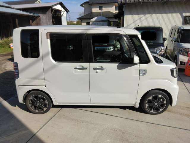 通勤だけ。新車納車待ちの間。セカンドカーなので。そう！正解です。本気の低走行。本気の傷凹み無。本気だから高額になってしまった。修理代は毎箇所高額です。CARMARKで定期的に車両交換しましょう