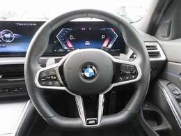 ◆インスツルメントパネルやインテリアトリムなどは、調和しなが洗練された室内を作り上げ、スイッチ類によって、優れた操作性をも実現。ドライバーの視線や動線を考え、人間工学に基づきデザインされています◆