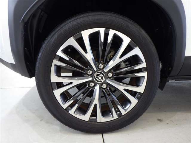 トヨタ認定中古車保証付！（1年間、距離無制限　HV車はHV保証付）　別途延長保証もご用意しております♪　ぜひ現車を確認にご来店ください