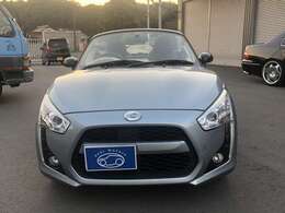 DRESS-FORMATIONとは車両の外板などを脱着できるボディー構造のことで、エクステリアを構成する全13枚の樹脂パネルのうち、実に11枚のパネルを交換することが可能。