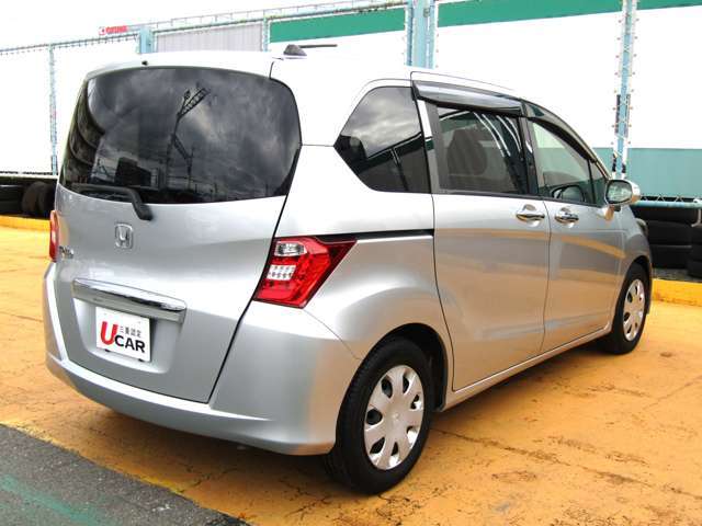 広く開放的な居住スペース。シートクッションの座り心地もいっそう快適なものに。ひとりひとりがゆったりとくつろげる快適な空間です。