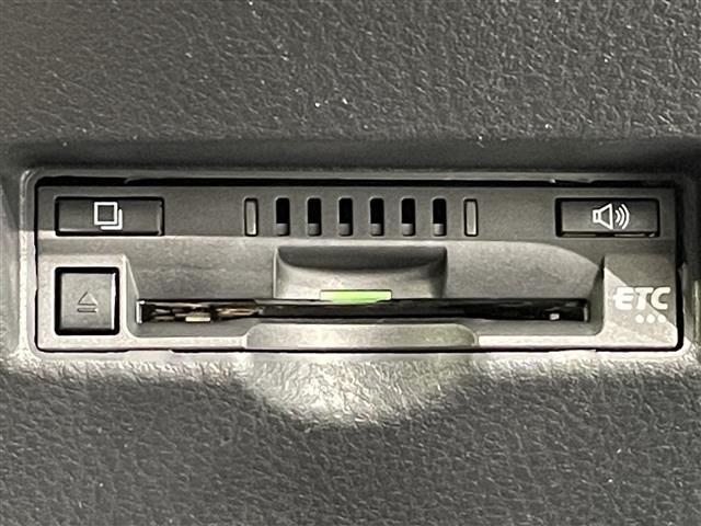 ◆【ETC】有料道路を利用する際に料金所で停止することなく通過できる、ETC車載器（ノンストップ自動料金収受システム機器）が装備されています。セットアップを行うことで利用可能になります。