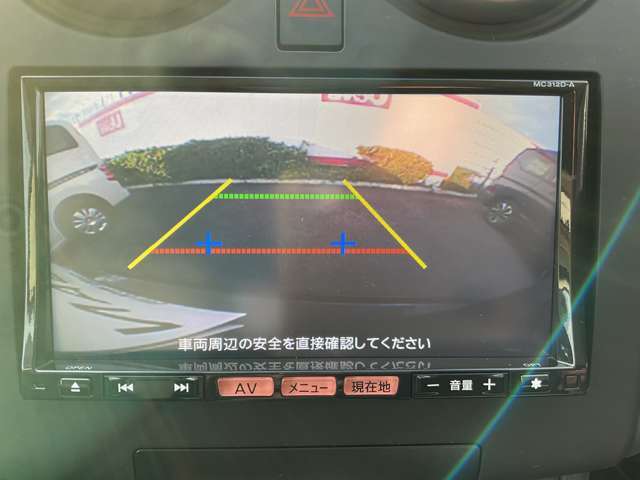 車庫入れも安心な、バックモニター装備です！