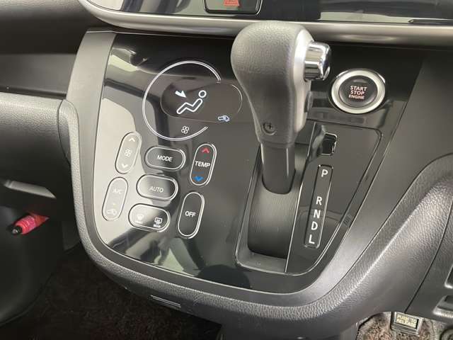 【運転席操作部】快適なドライブを楽しむための機能が装備されています！運転席から触れるので、使いやすいです！除菌プランいれていただくと、さらに清潔で安心していただけます！