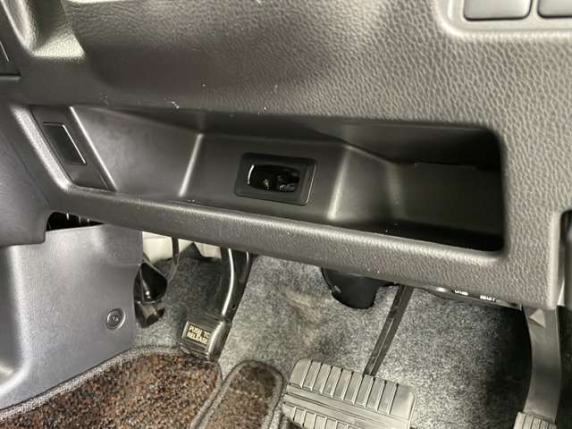 【運転席操作部】快適なドライブを楽しむための機能が装備されています！運転席から触れるので、使いやすいです！除菌プランいれていただくと、さらに清潔で安心していただけます！