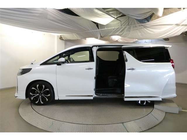 当社でご購入頂いた全ての車両はご納車前、エンジンオイル交換・ワイパーゴム・ブレーキ点検・調整・その他確認の上ご納車いたします。