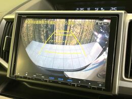 【バックカメラ】駐車時に後方がリアルタイム映像で確認できます。大型商業施設や立体駐車場での駐車時や、夜間のバック時に大活躍！運転スキルに関わらず、今や必須となった装備のひとつです！