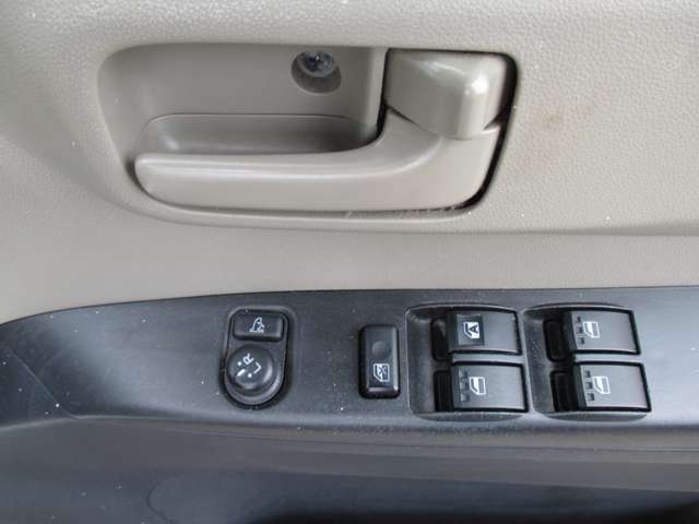 問い合わせは、無料電話（0078-6002-107202）井口自動車までお願い致します。