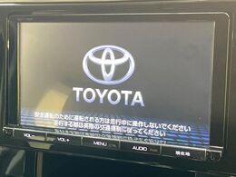 【純正ナビ】人気の純正ナビを装備。オーディオ機能も充実しており、Bluetooth接続すればお持ちのスマホやMP3プレイヤーの音楽を再生可能！毎日の運転がさらに楽しくなります！！