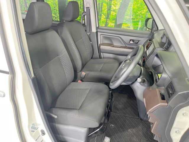 運転席シート廻りは使用感も少なく、良好な状態となっています。丁寧に使われていたことがよくわかりますね。