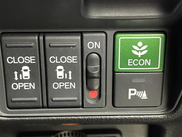 【運転席操作部】快適なドライブを楽しむための機能が装備されています！運転席から触れるので、使いやすいです！除菌プランいれていただくと、さらに清潔で安心していただけます！