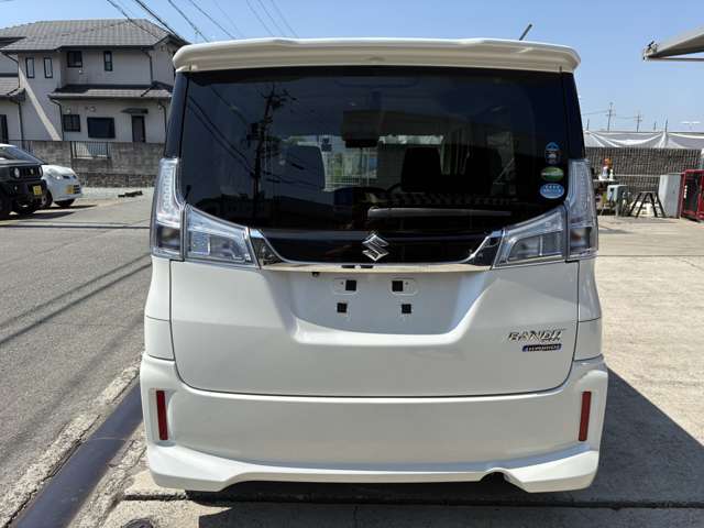 広い展示場でごゆっくりご覧いただけます！掲載車両以外にお値打ち車両を続々入荷中！